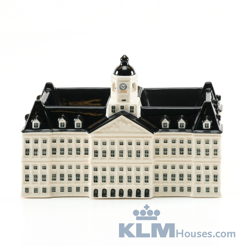 Square Palace on the Dam